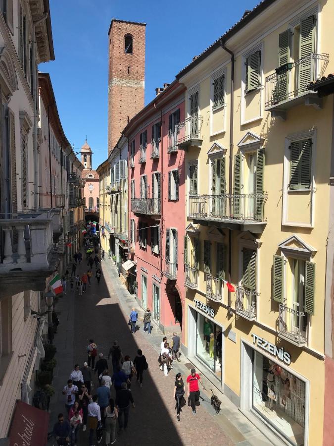 Due Dei Mille. Incantevole Casa In Centro Ad Alba Exterior foto